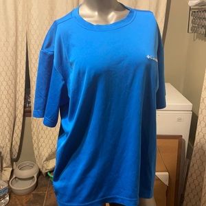 Columbia Men’s large blue shirt